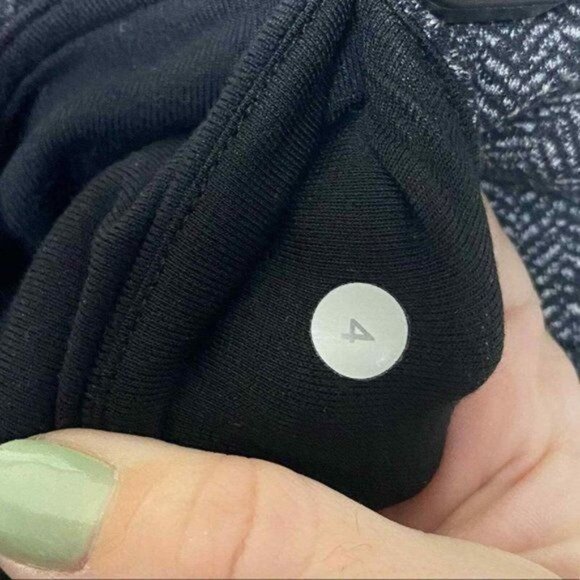 Lululemon Wunder Under Crop (Hi-Rise) 21" Heathered Herringbone Heathered Women' - Picture 9 of 9